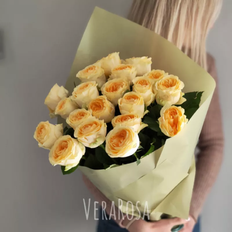 Монобукет из 15  пионовидных роз 1