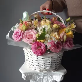 Цветочная корзина Карнавал  от интернет-магазина «VeraRosa»
