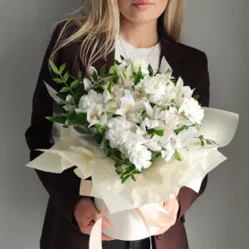 Коробка Цветочные бабочки  от интернет-магазина «VeraRosa»